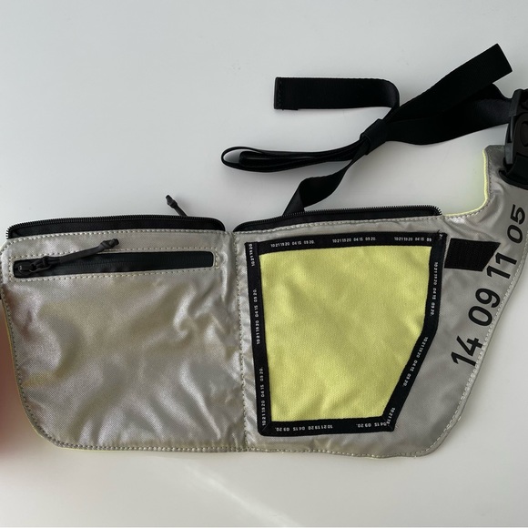 NWT Nike Tech Crossbody Bag - Picture 4 of 10